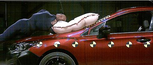 アイサイトに加えて歩行者保護エアバッグも標準搭載