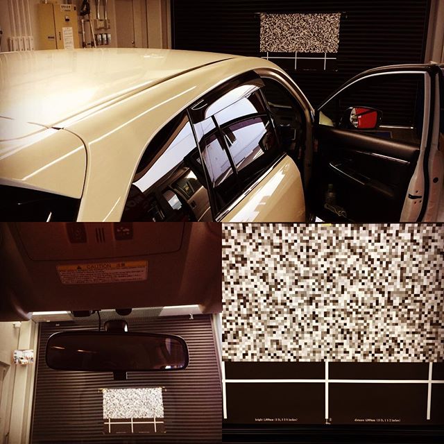 様々な理由でフロントガラスの交換が発生します。アイサイトの場合ガラス個体差による僅かな歪み等あっても正確に画像認識を行なえるよう調整されていますのでガラス交換時はカメラ調整を実施します。ターゲットに対し厳密な位置調整が必要な作業です。これを自社で行う事でお預かりも短く、各支援機能の動作確認の上でお渡し出来るようになりました。#御殿場のスバル #eyesight#wp